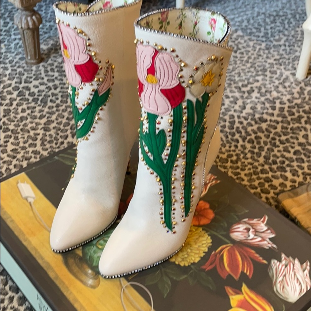 Gucci fosca booties - like new with box/dust bags